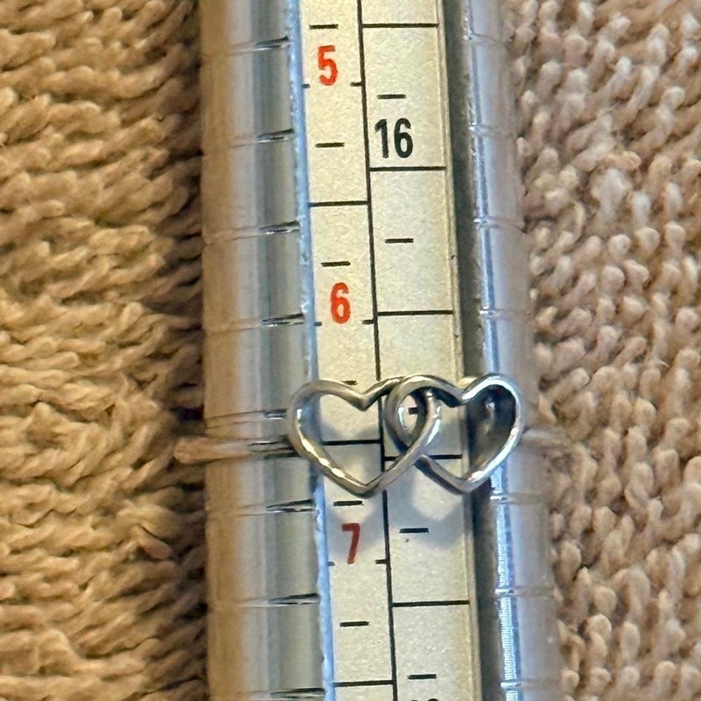 Dainty James Avery size 7 -7 1/2 mm ring